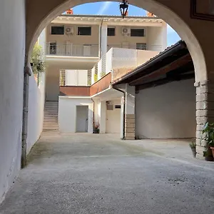 Apartment La Finestra Sul Garda Dreaming Holidays, San Felice del Benaco